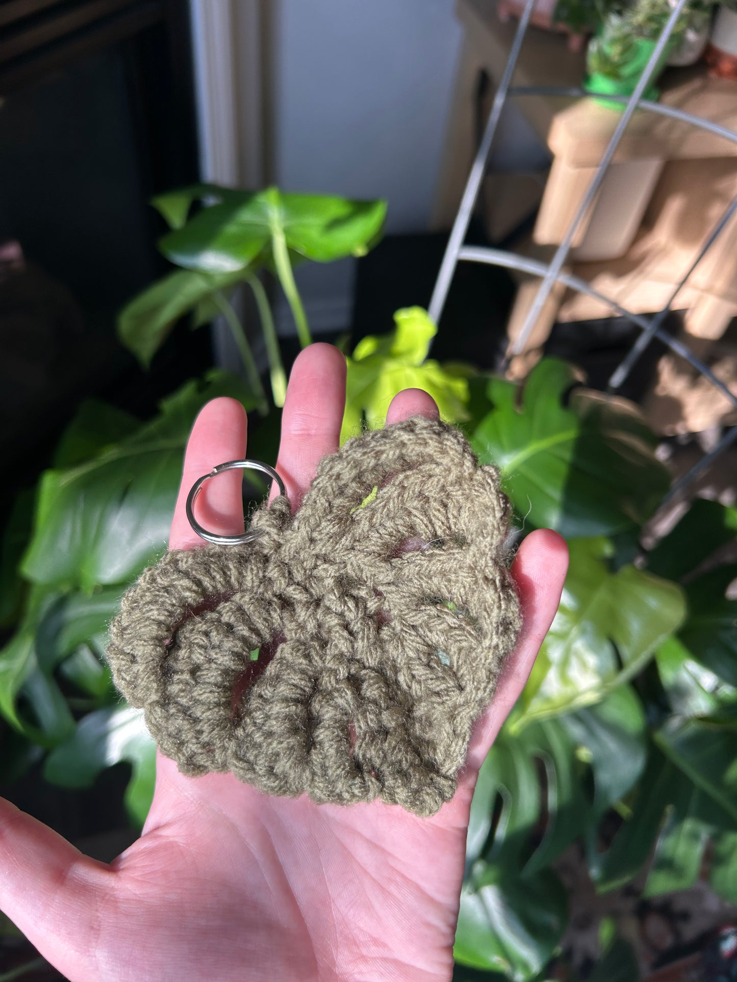 Crochet monstera keychain